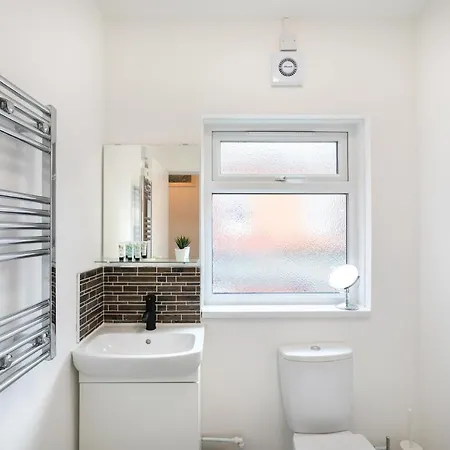 Modern 1-Bedroom Apartment, Beach 5-Min Walk, Free Parking Weymouth Exterior photo